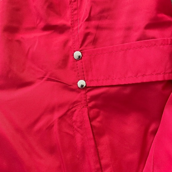 Jones New York NWT Ladies Rain Jacket, Sangria/True Red, Size L - Picture 9 of 10